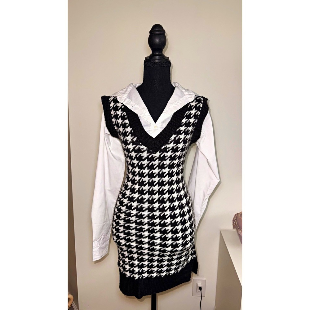 New Heart & Heels Women's Houndstooth Knit V-Neck Sweater Vest Black/White Small